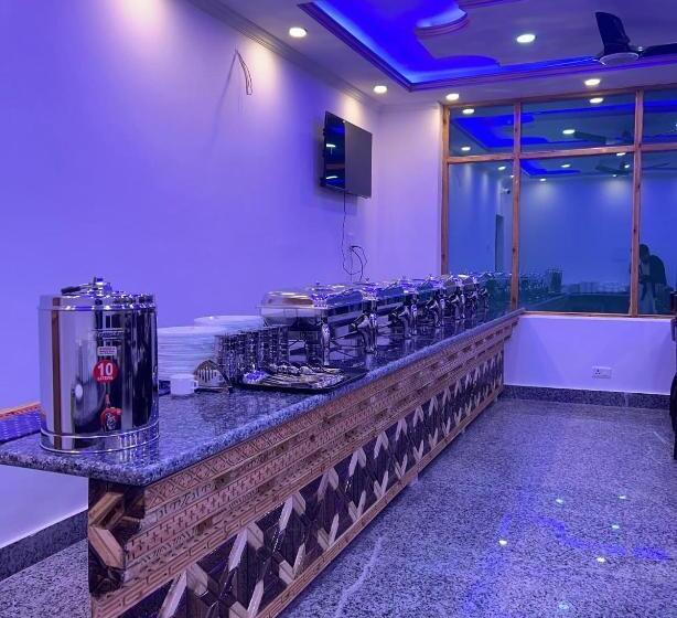 Отель Lal S Inn