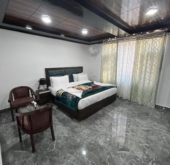 Отель Lal S Inn