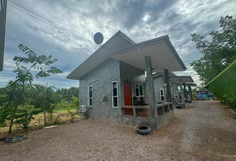 ホテル Toraneethai Homestay Amphawa