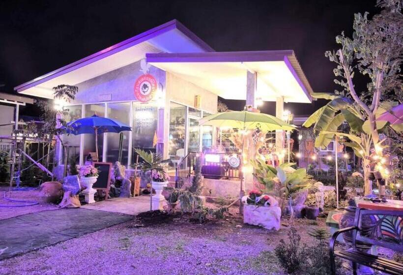 ホテル Toraneethai Homestay Amphawa