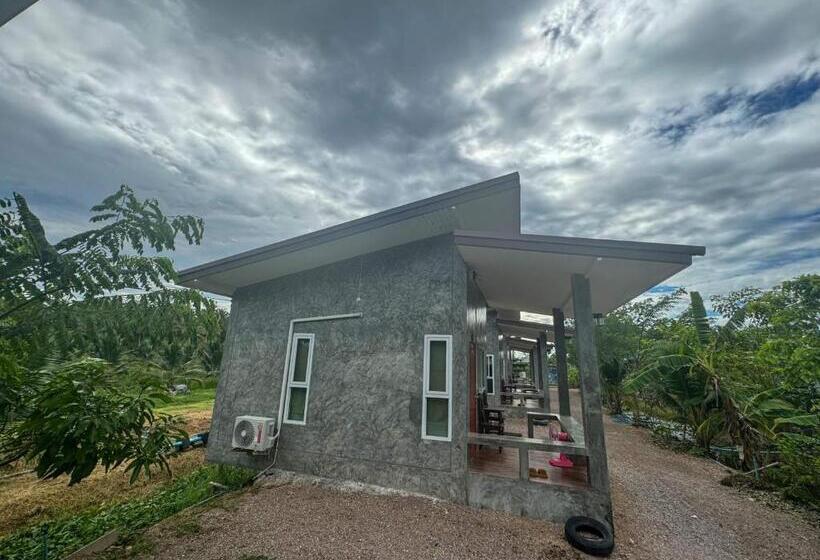 ホテル Toraneethai Homestay Amphawa