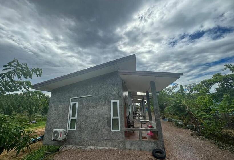 ホテル Toraneethai Homestay Amphawa