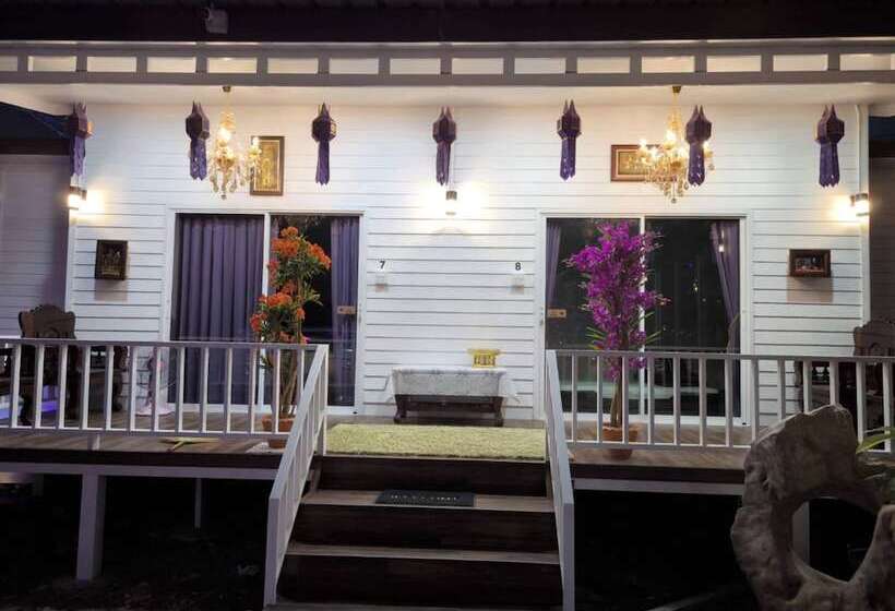 ホテル Toraneethai Homestay Amphawa