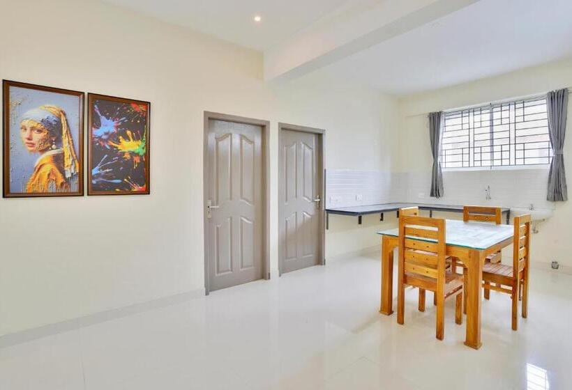 Отель Super Collection O Lefort Luxe By Poptavern