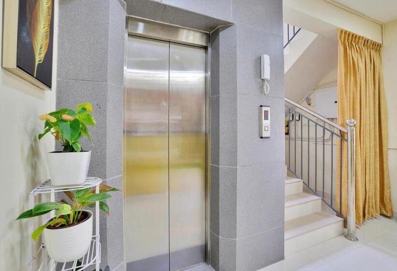 Отель Super Collection O Lefort Luxe By Poptavern