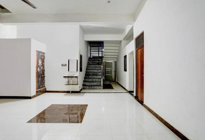 호텔 Oyo Muchhad 75