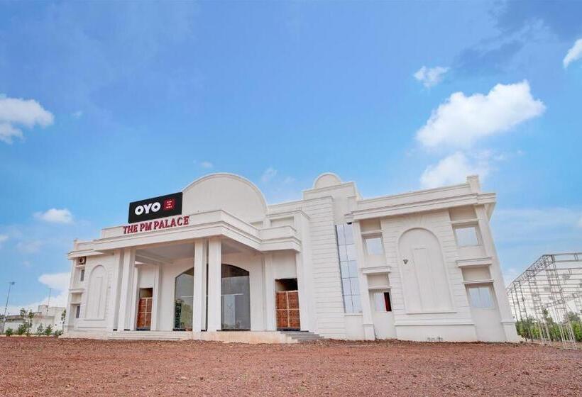 בית מלון כפרי Oyo The Pm Palace