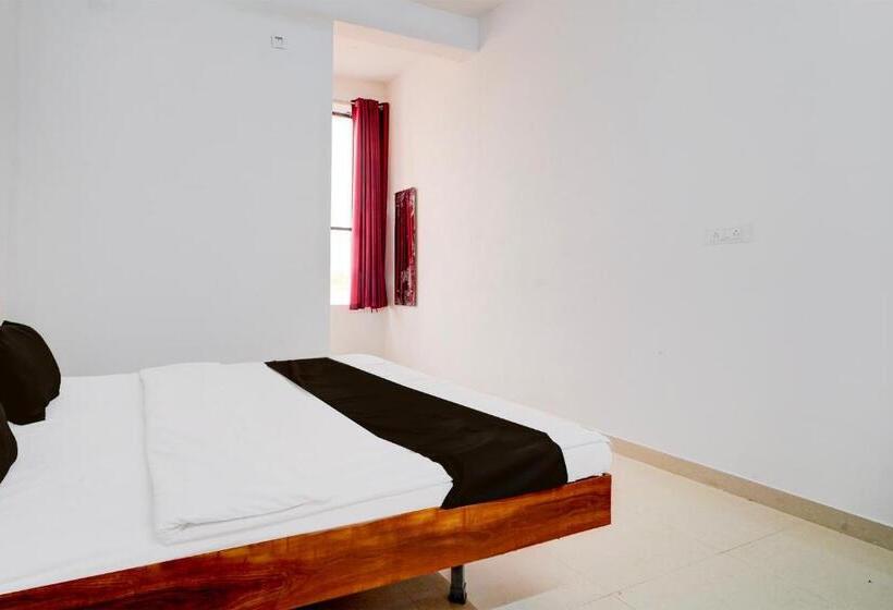 בית מלון כפרי Oyo The Pm Palace