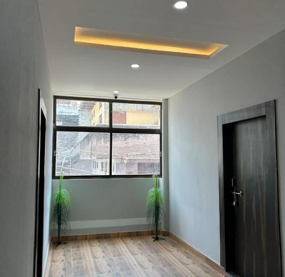 فندق Padmakar Kashi