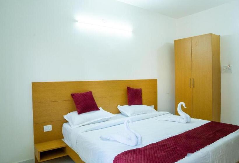 酒店 Pednekar Plaza Inn