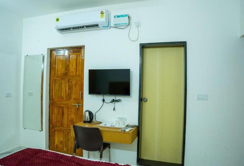 酒店 Pednekar Plaza Inn