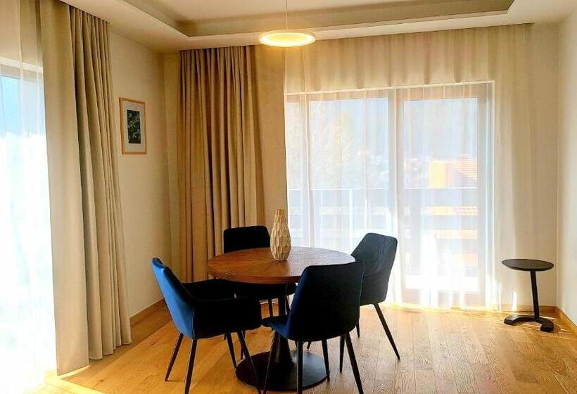 בית מלון כפרי Pensiunea Leonida   Resort Leonida