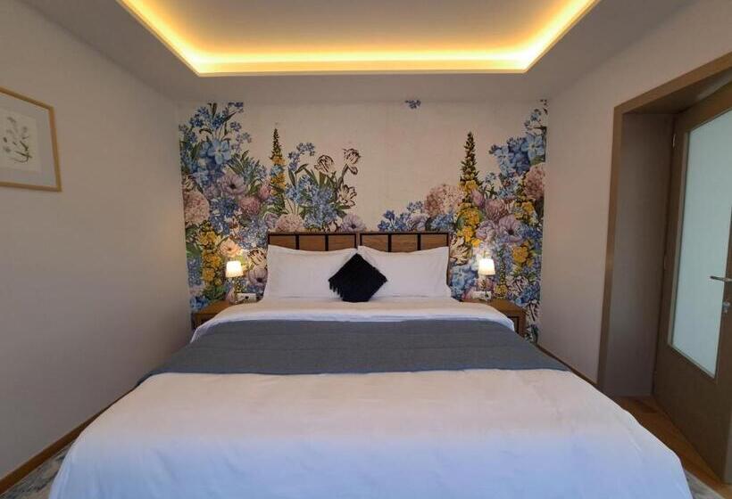 בית מלון כפרי Pensiunea Leonida   Resort Leonida