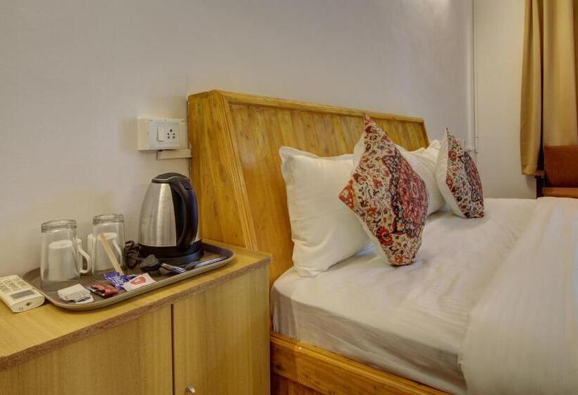 Hotelli Pleasure Inn Near Turtle Beach Morjim Manage By Ld Group Of Hospitality