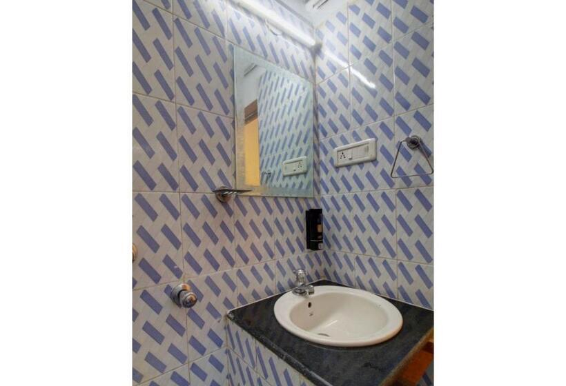 Hotelli Pleasure Inn Near Turtle Beach Morjim Manage By Ld Group Of Hospitality