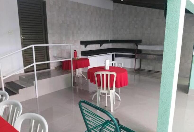 ホテル Pousada Yama