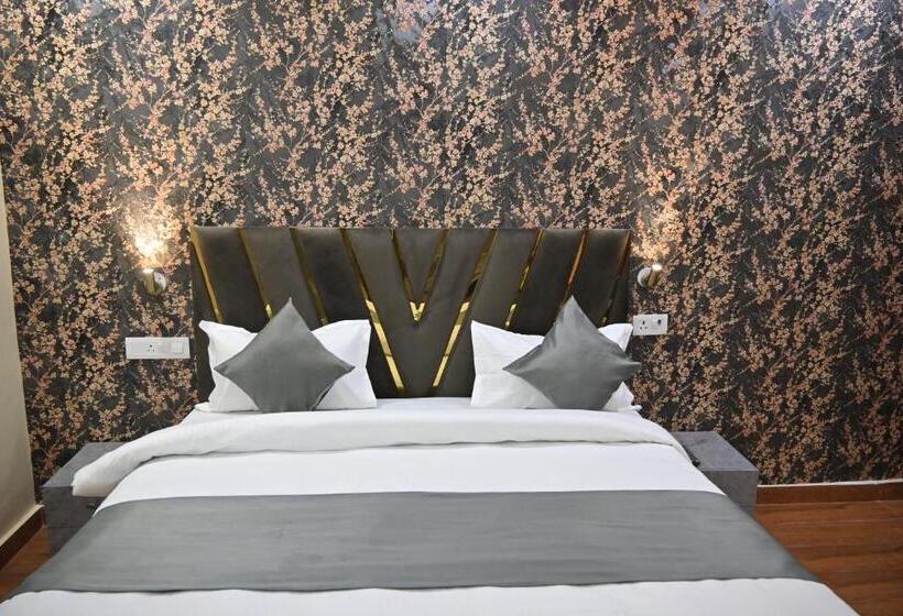 Отель Raas Plaza