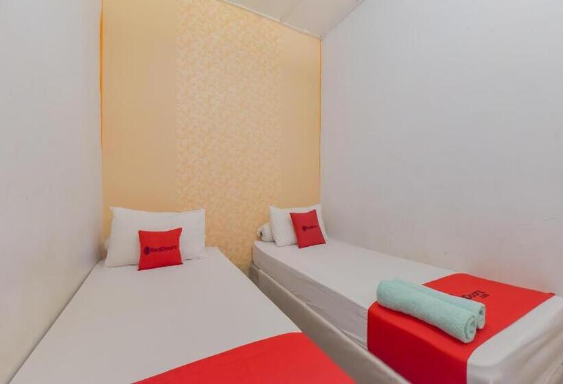 Otel Reddoorz At House Of Dirga Cisarua Puncak