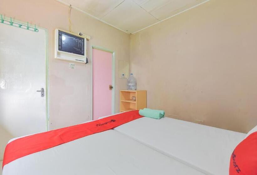 Otel Reddoorz At House Of Dirga Cisarua Puncak