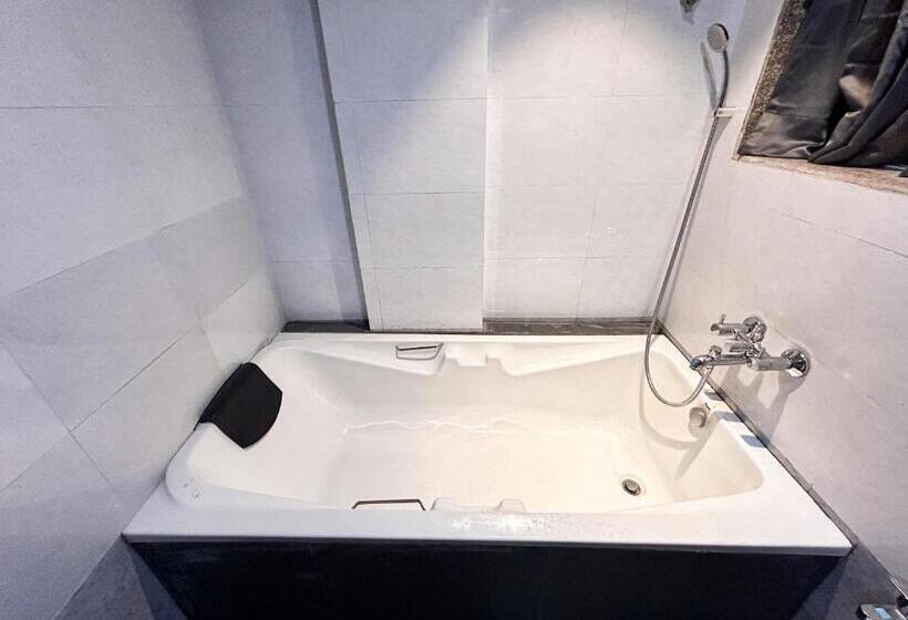 Hotel Ruby Loadging & Boarding