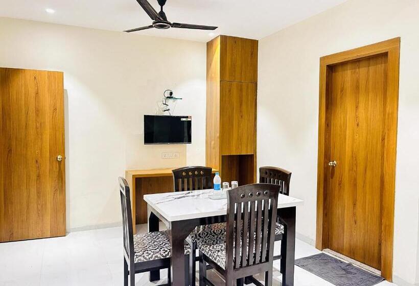 Hotel Ruby Loadging & Boarding