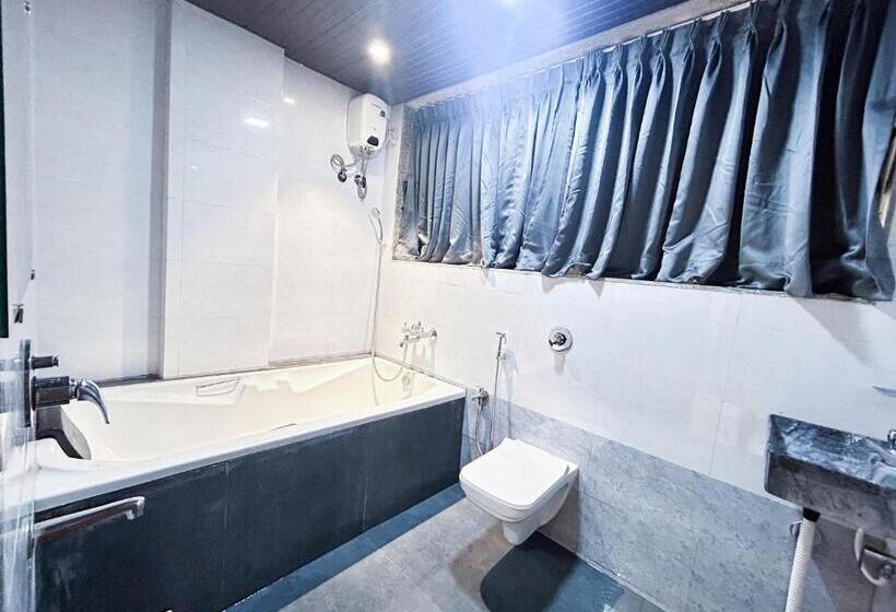 Hotel Ruby Loadging & Boarding