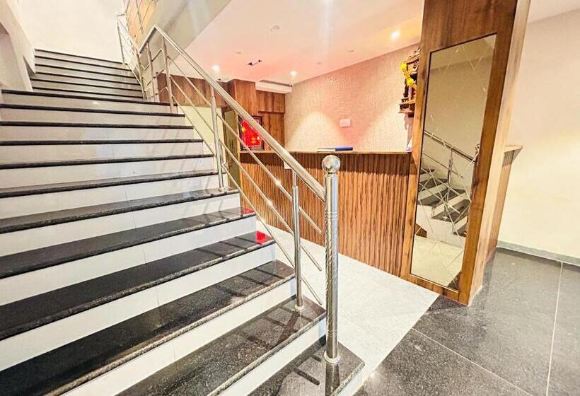 Hotel Ruby Loadging & Boarding