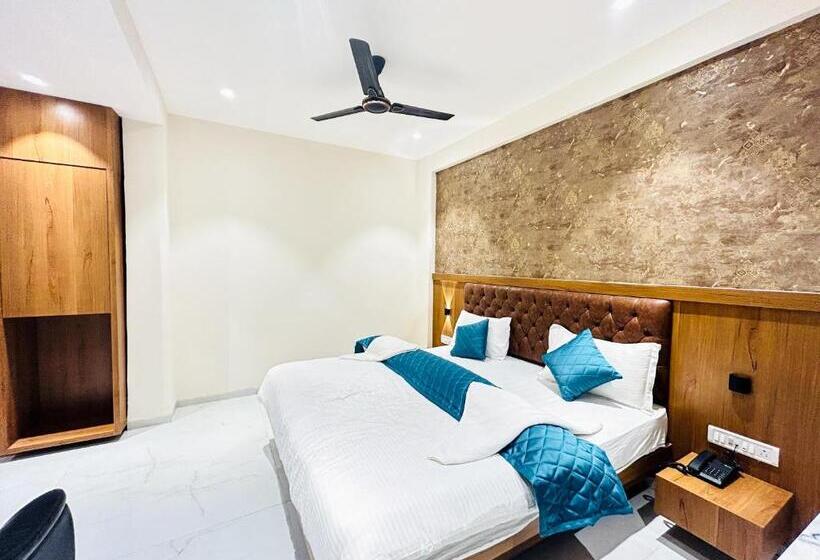 Hotel Ruby Loadging & Boarding