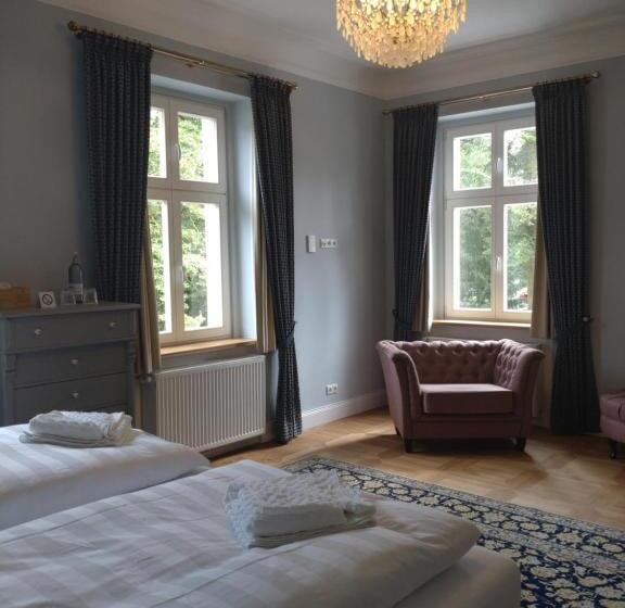 호텔 Schloss Sigrön Superior Camping Und