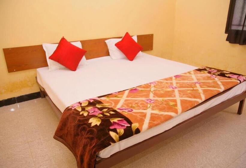 בית מלון כפרי Shri Shyam Palace