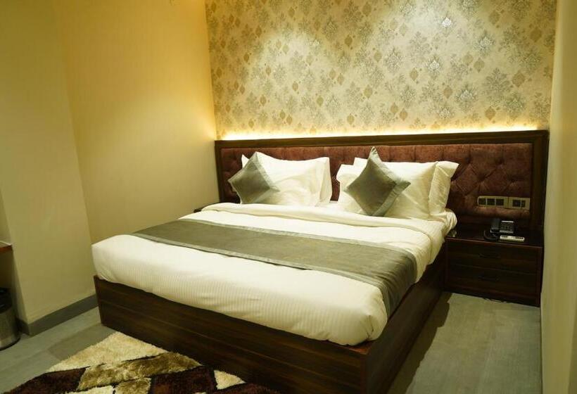 Отель Stay Well Zirakpur