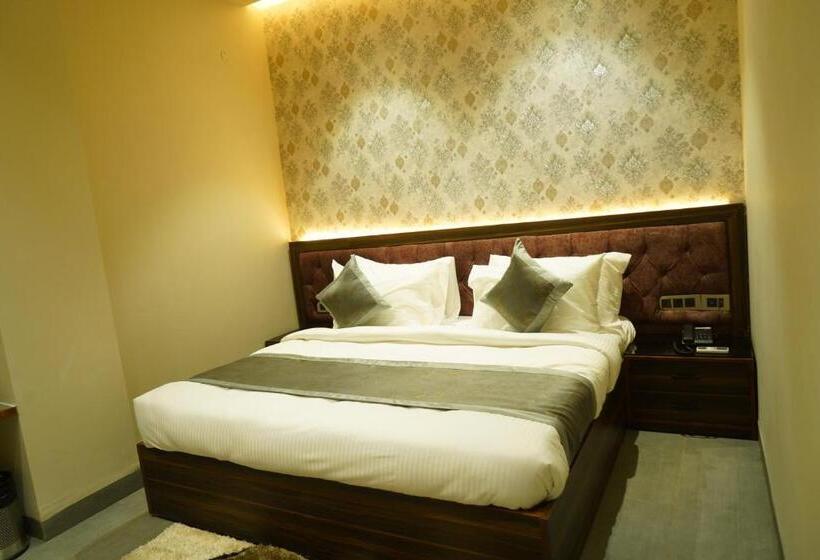 Отель Stay Well Zirakpur