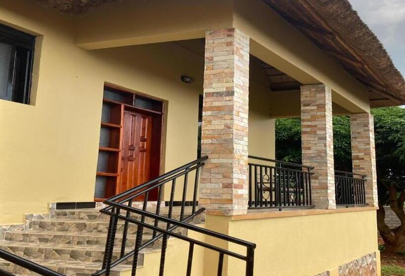 هتل Stevalyn S Ridge View Lodge