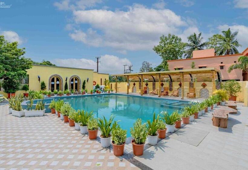 בית מלון כפרי The Adventure Convention & Resort