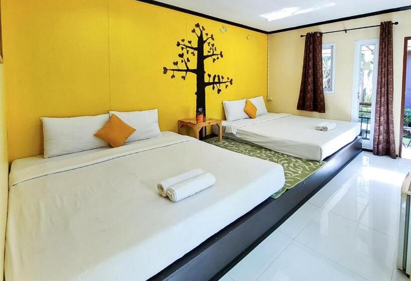 בית מלון כפרי The Toy Hoteru Resort Rayong