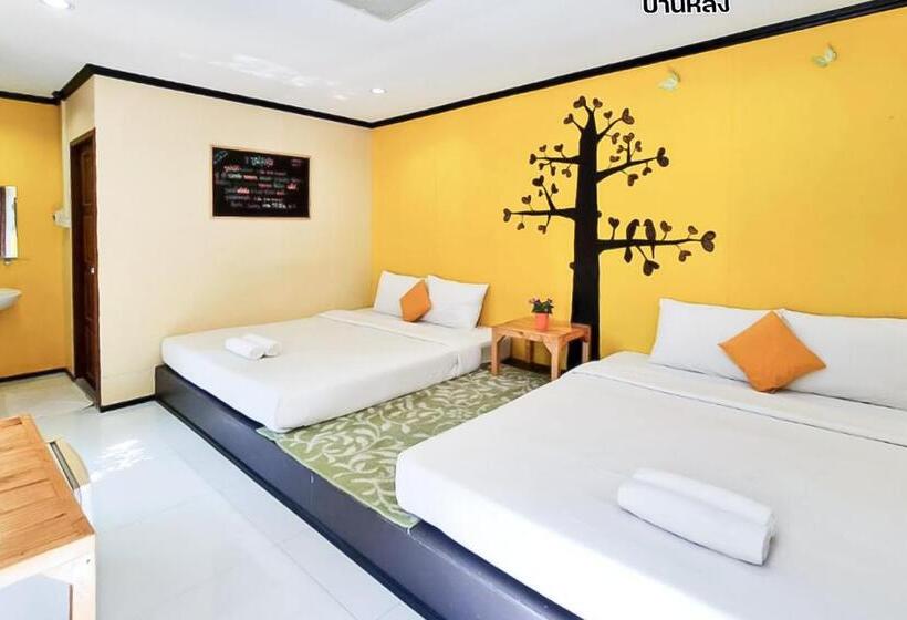 בית מלון כפרי The Toy Hoteru Resort Rayong