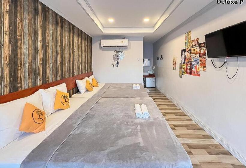 בית מלון כפרי The Toy Hoteru Resort Rayong