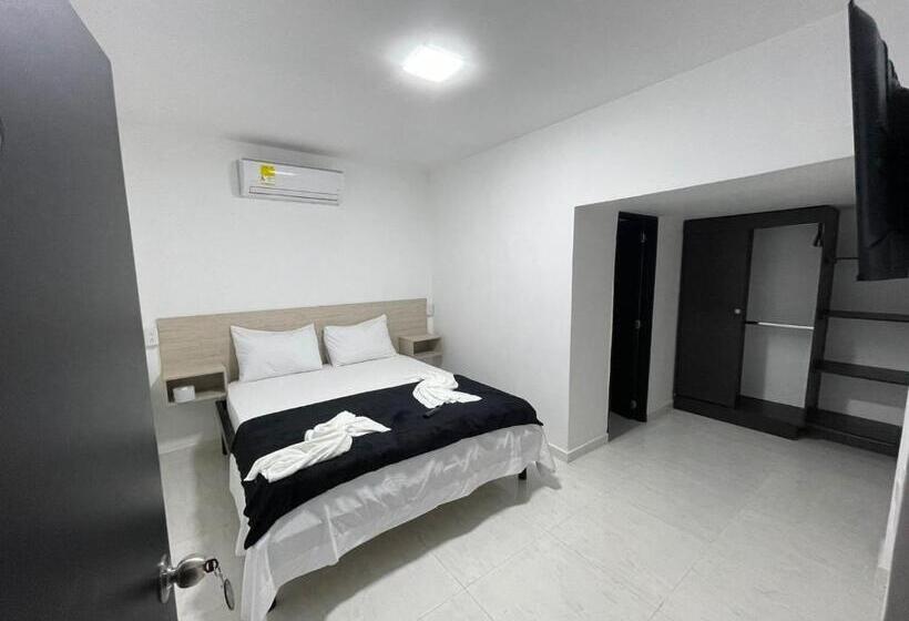 هتل Valencia Gold