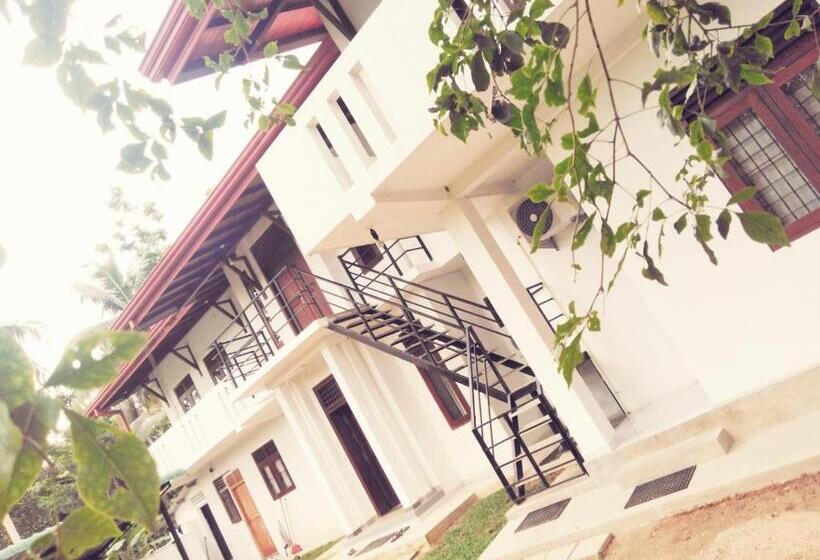 Отель Villa 28 Kadawatha