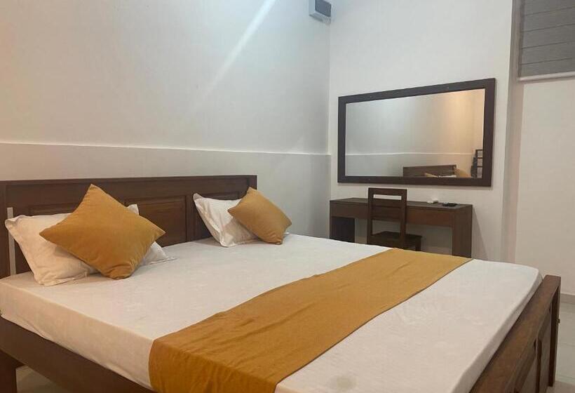 Отель Villa 28 Kadawatha