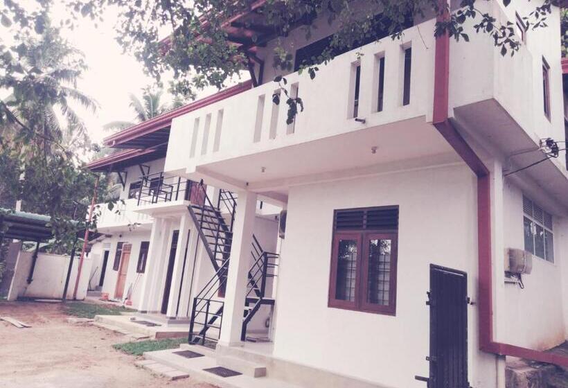 Отель Villa 28 Kadawatha