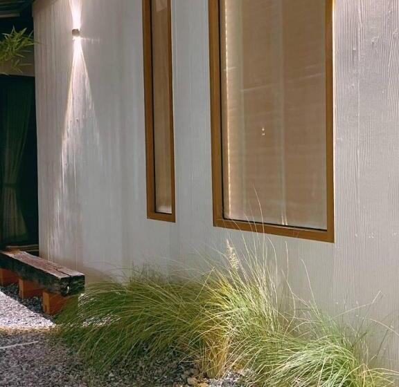 בית מלון כפרי Wanan Cafe & Boutique