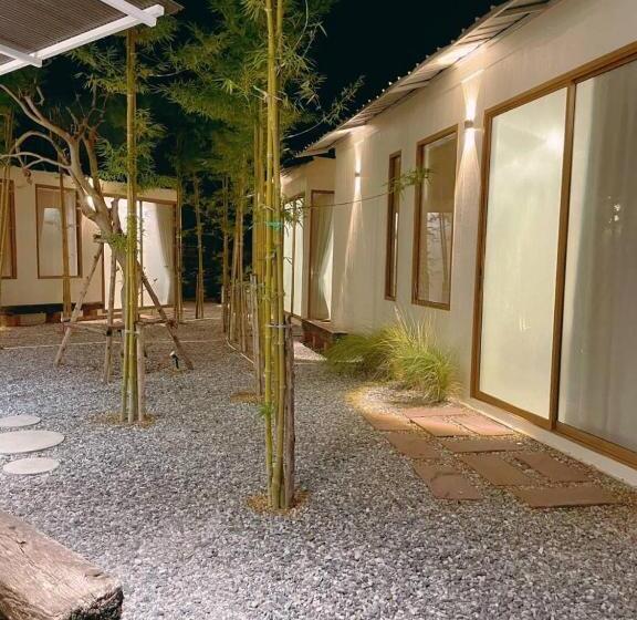 בית מלון כפרי Wanan Cafe & Boutique