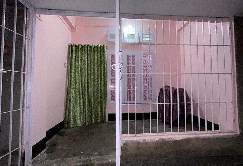 International Backpackers Hostel Guwahati