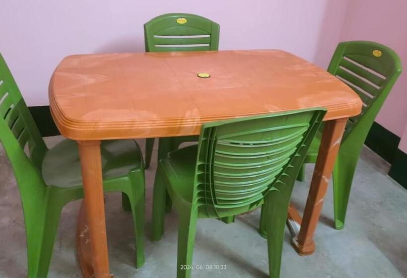 International Backpackers Hostel Guwahati