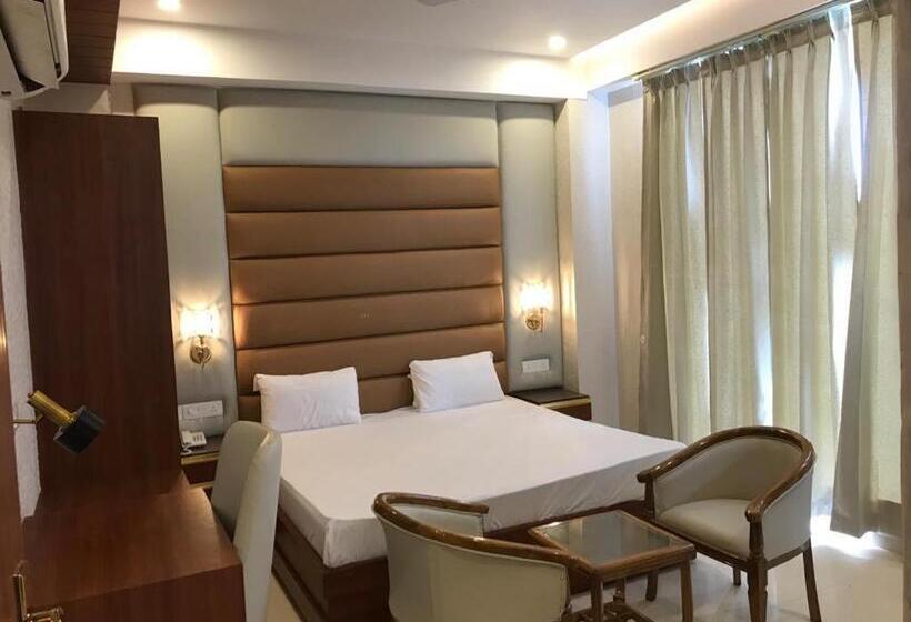 Marks Hotel & Banquet