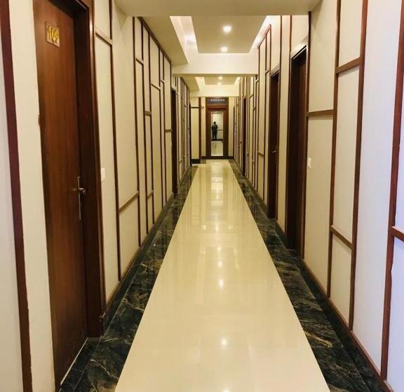 Marks Hotel & Banquet