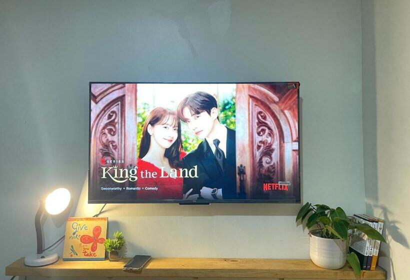 Minimalist 1br Condo Unit In Imus With Wifi And Balcony