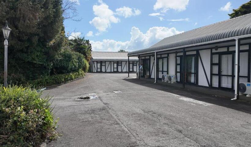 مُتل Knightsbridge Motor Lodge