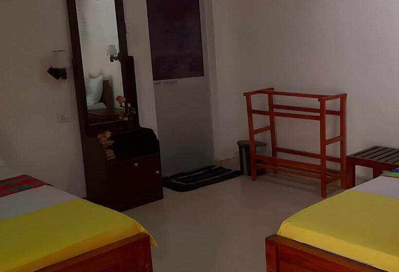 פנסיון Batu S Safari Lodge Udawalawe